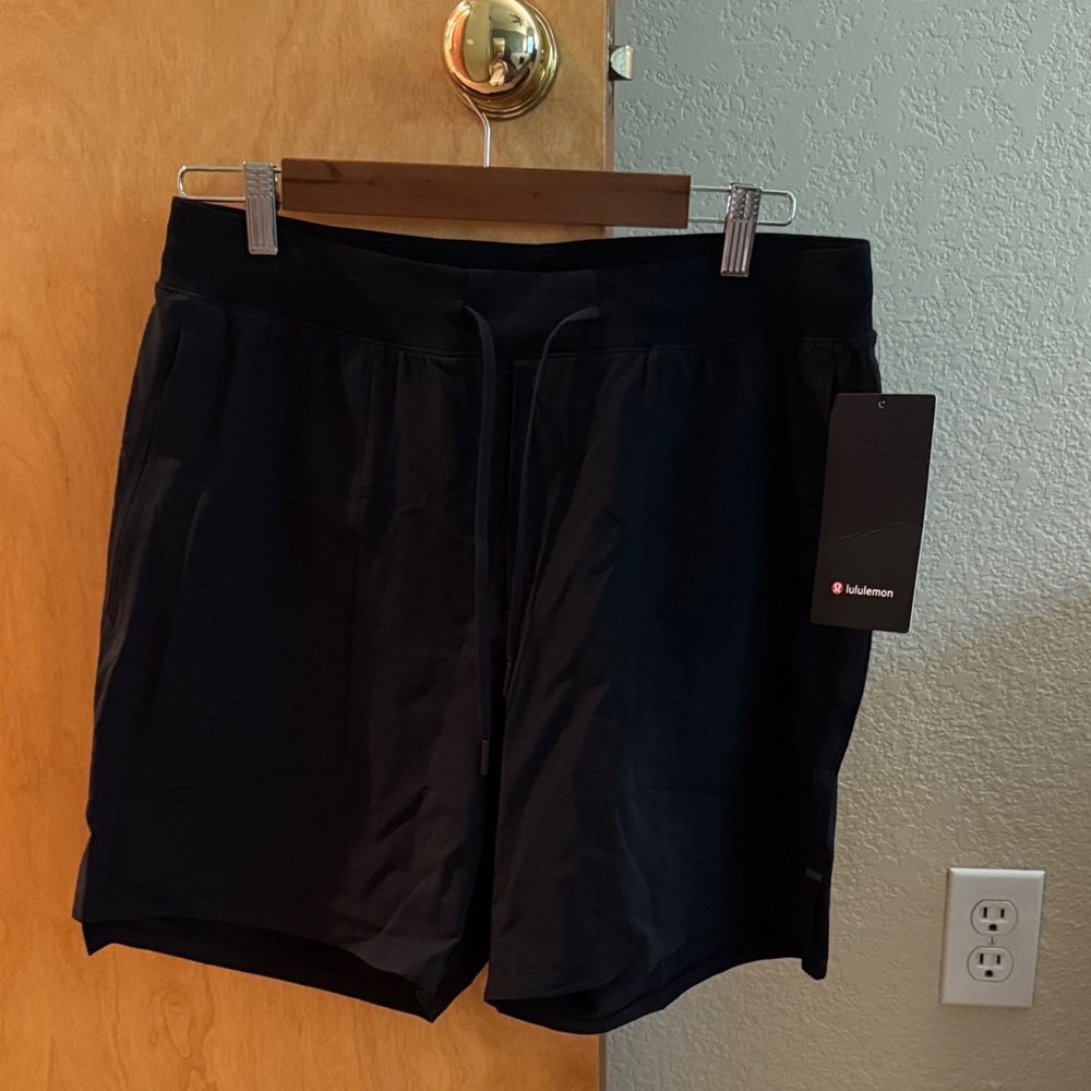 License to Train 7” men’s shorts